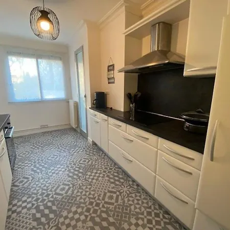 Renove 85m2, Terrasse, Parking, Face A - Fr-1-494-149 * Royan